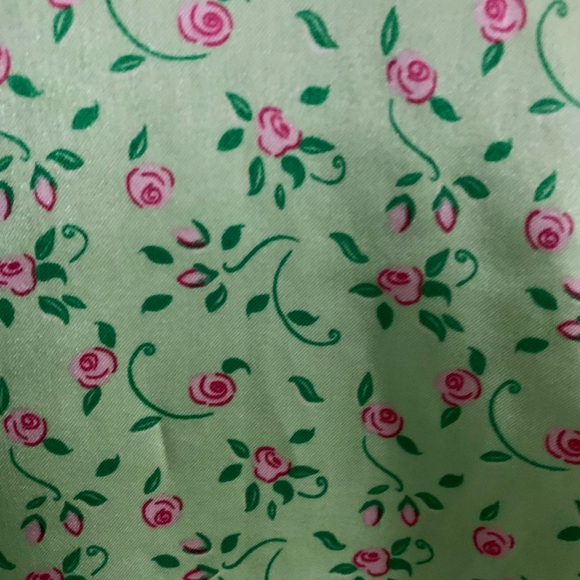 Green Night Gown with Rose Print 🆕 - Picture 4 of 4